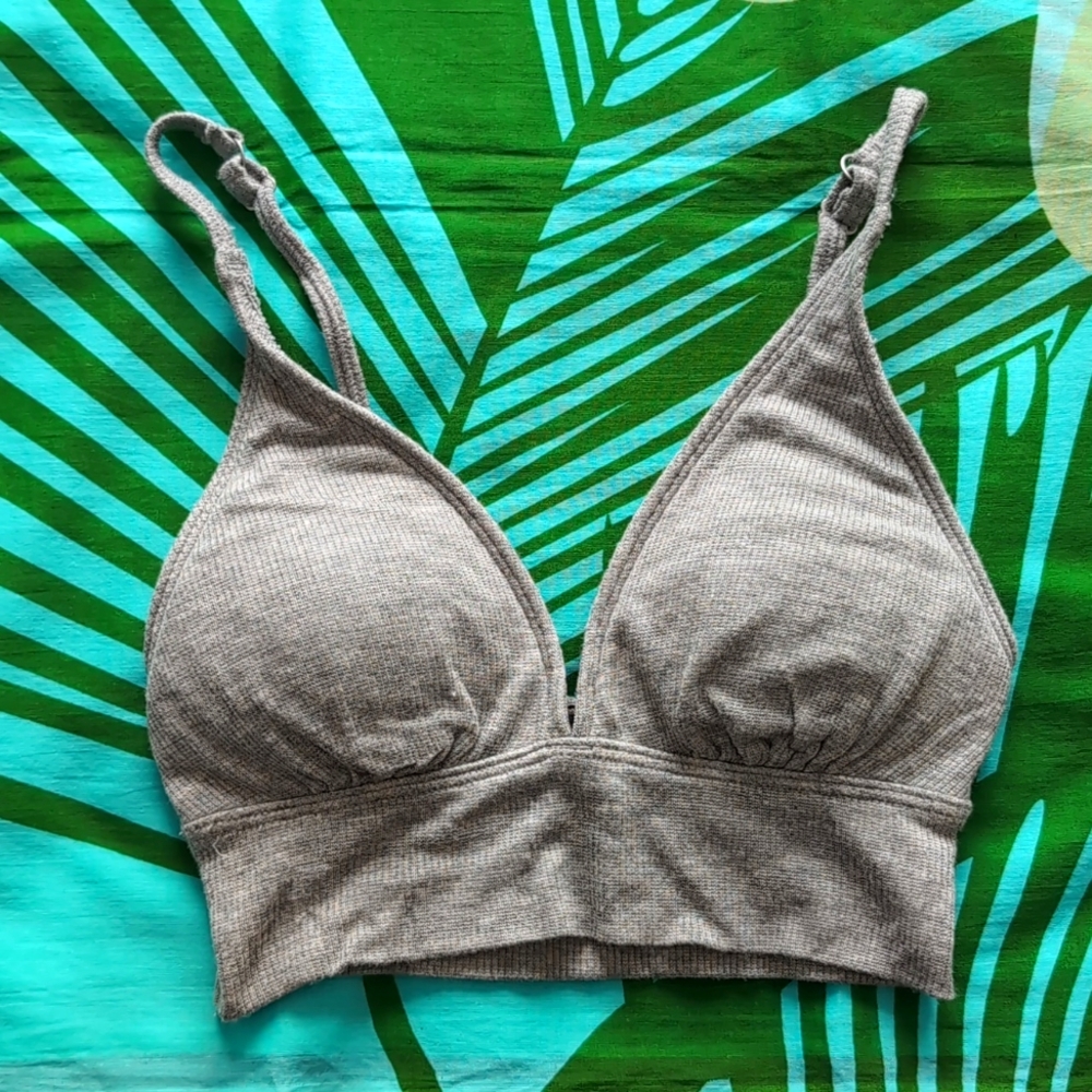 💜NWOT GILLY HICKS BRALETTE , XS
